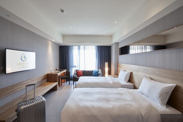 Room 17 of 120