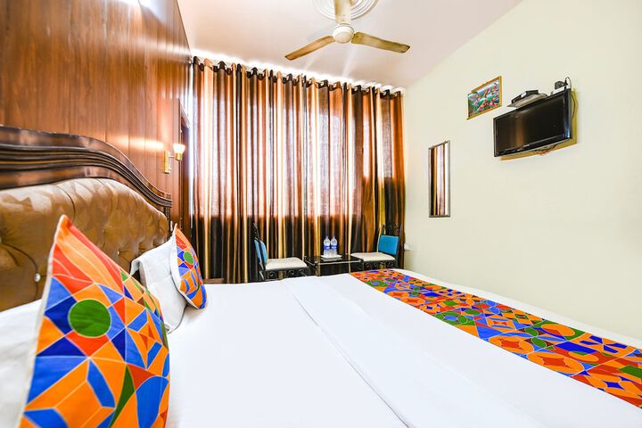 Room 8 of 15