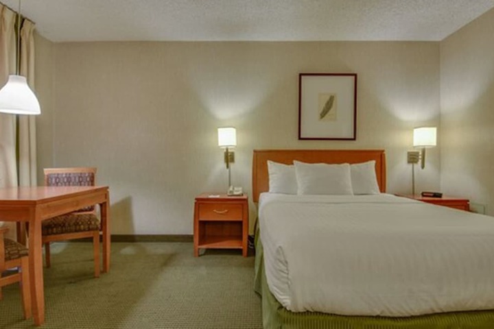 Room 10 of 31