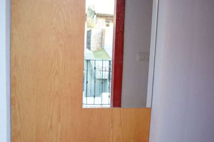 Room 52 of 139