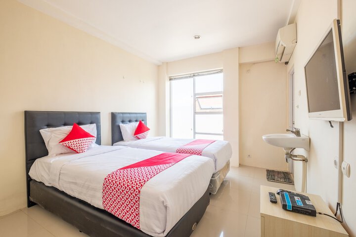 Room 9 of 26