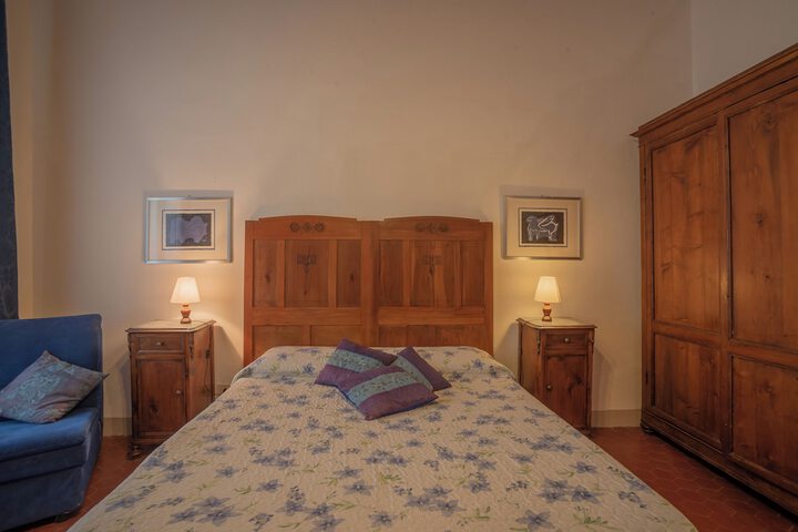 Room 5 of 82