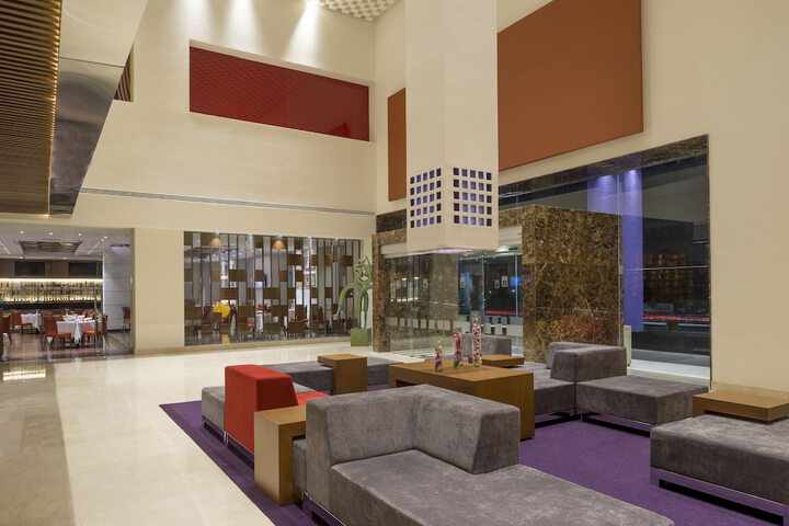 Entrance & Lobby