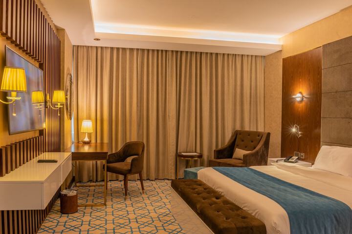 Room 2 of 9