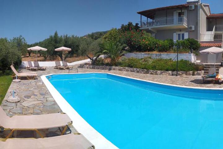 Manolia Studios