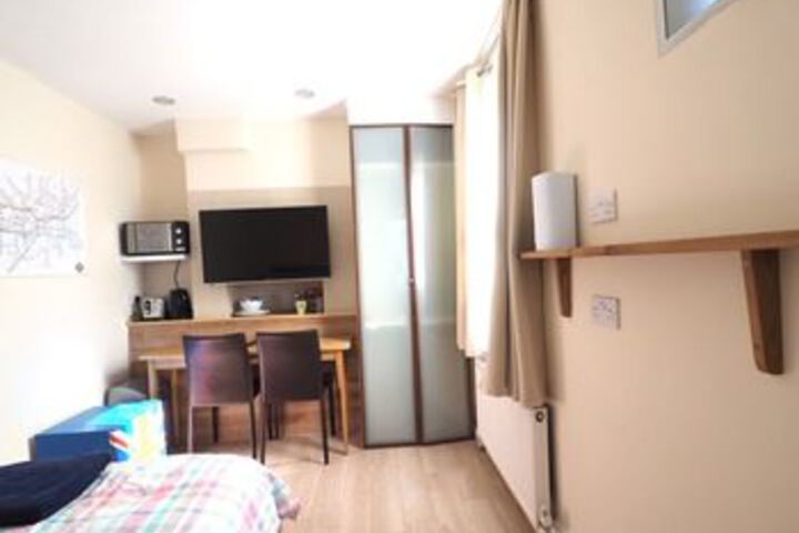 Room 13 of 96