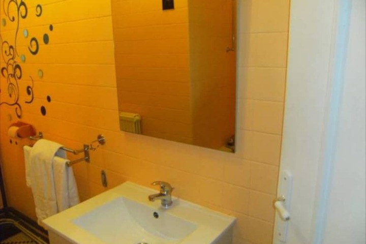 Room 10 of 12