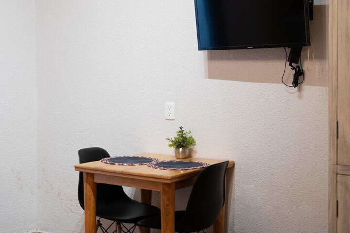 Room 8 of 37