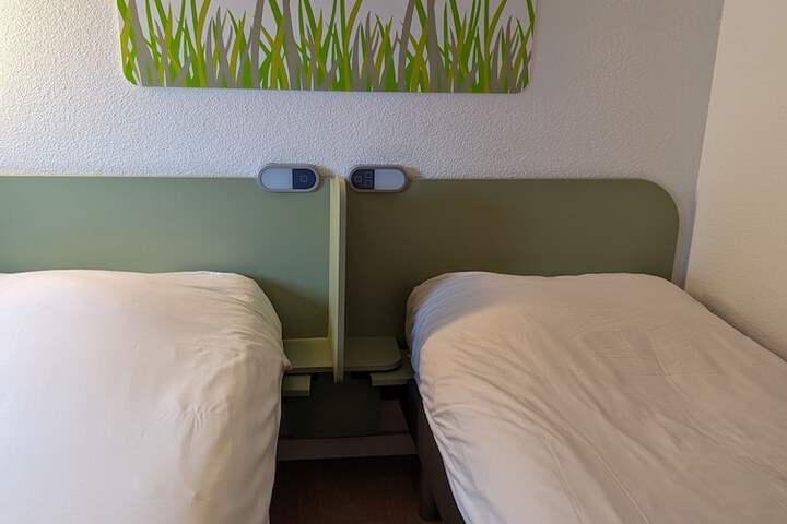 Room 2 of 39