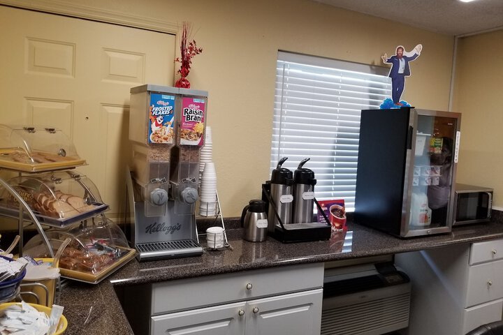 Breakfast/Coffee Service 20 of 22