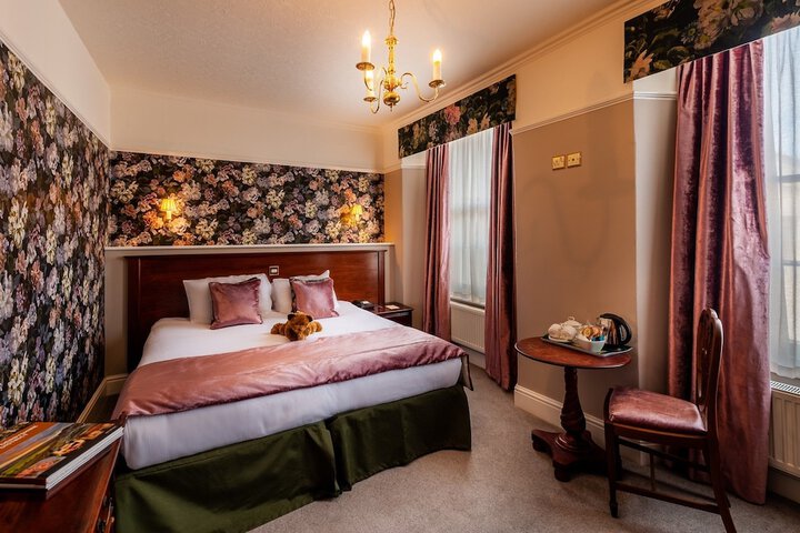 Room 10 of 75