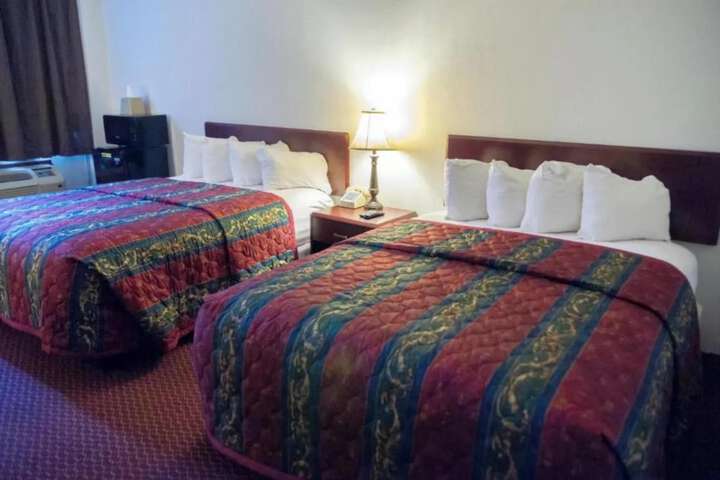 Room 6 of 44