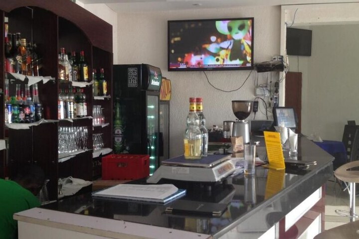 Lounge 19 of 22