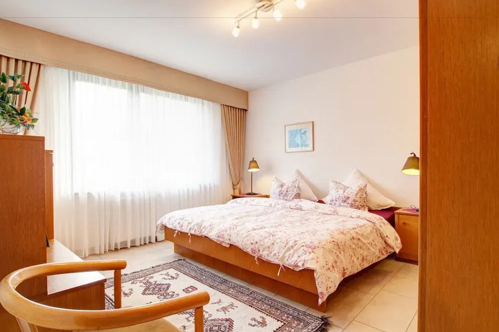 Room 4 of 17