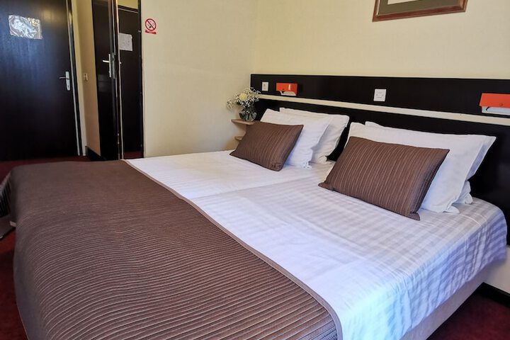 Room 14 of 31