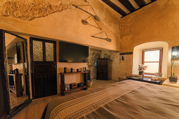 Room 24 of 70