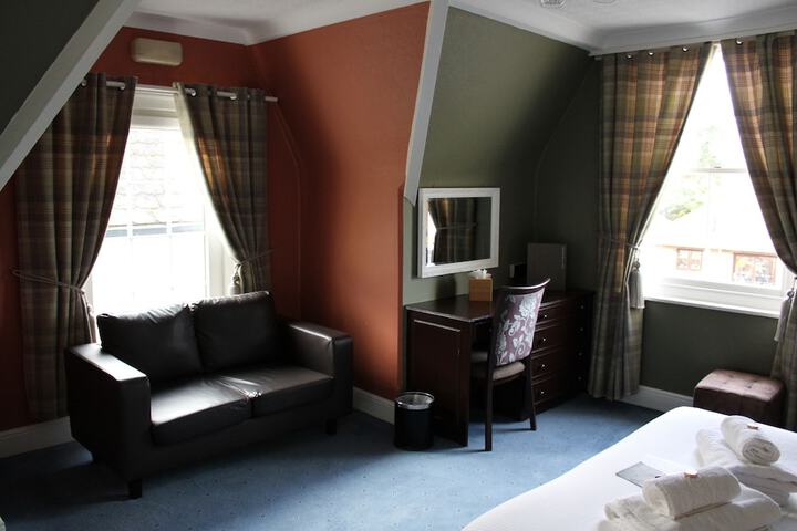 Room 33 of 167