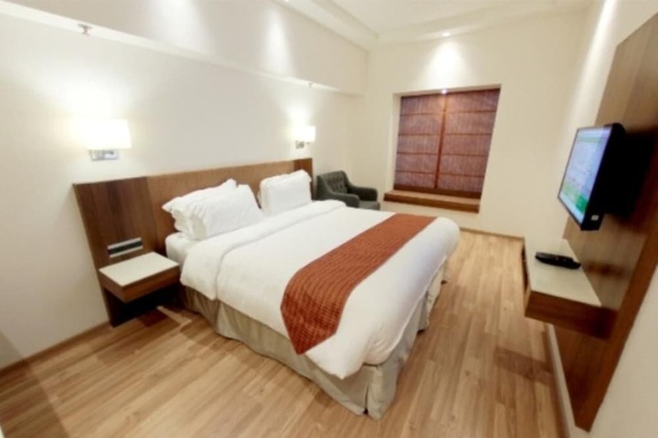 Room 7 of 38