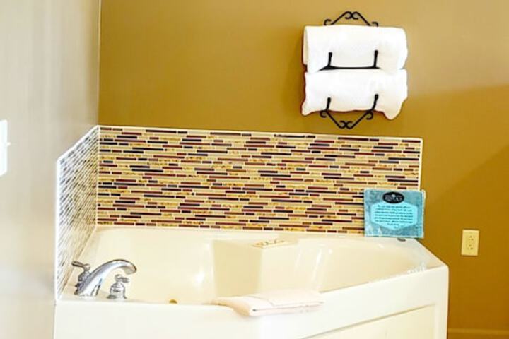 Jetted tub