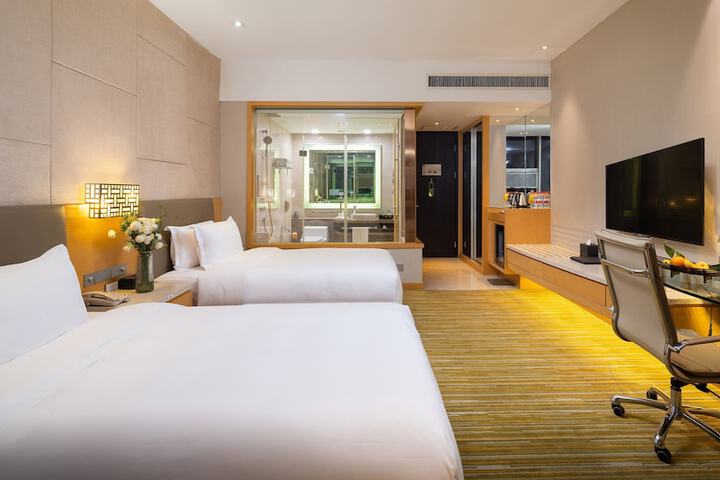 Room 25 of 117
