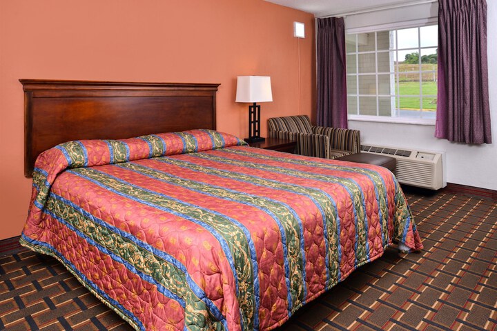 Standard | King Bed (9 of 13)