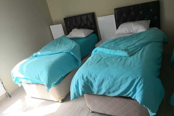 Room 7 of 13