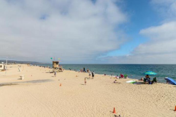 Beachnuts in Newport Beach, CA