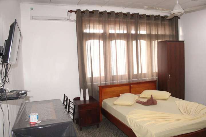 Room 2 of 25