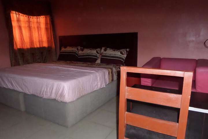 Room 3 of 19