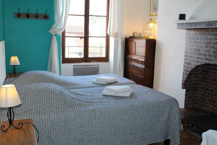 Room 6 of 43