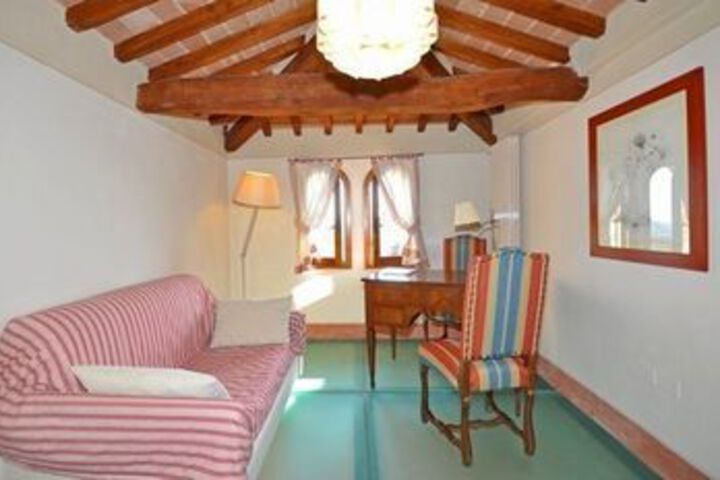 Room 15 of 26