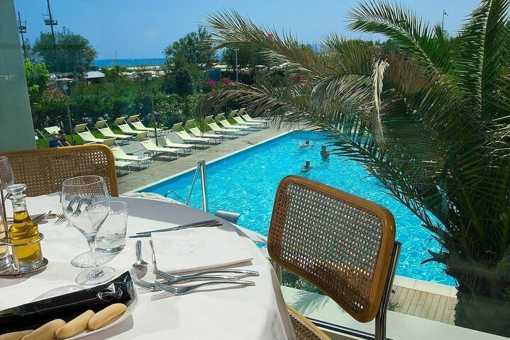 Hotel with Pool