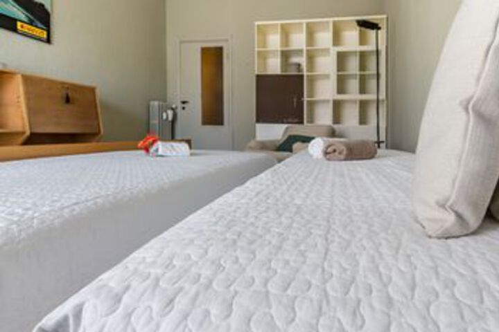 Room 9 of 35