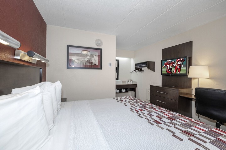 Standard | King Bed (7 of 15)