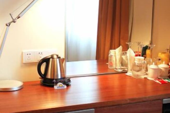 Room 37 of 70