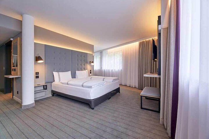 Room 12 of 75