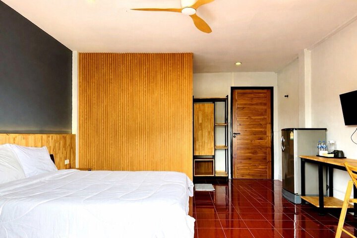 Room 5 of 14