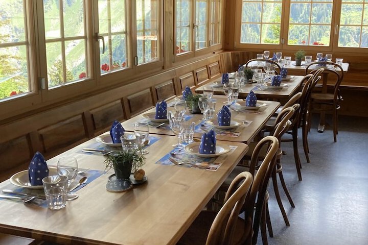 Dining 12 of 23