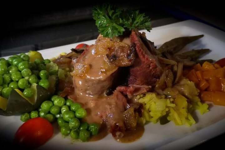 Dining 21 of 50
