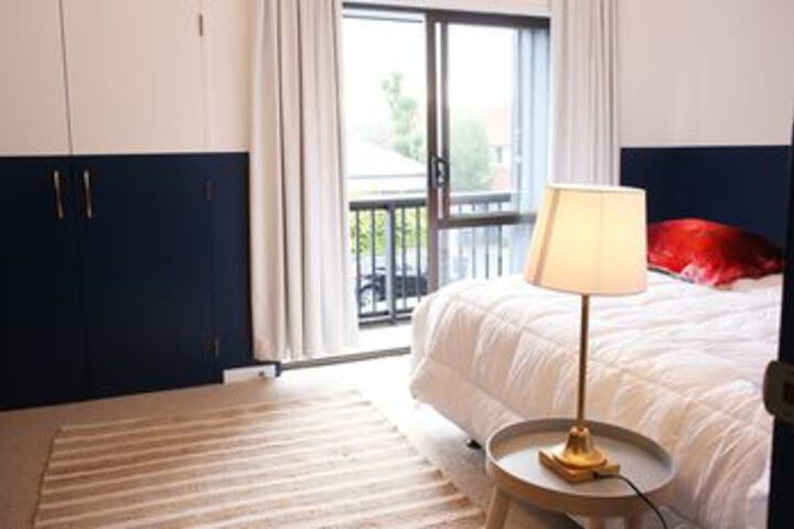Room 4 of 10