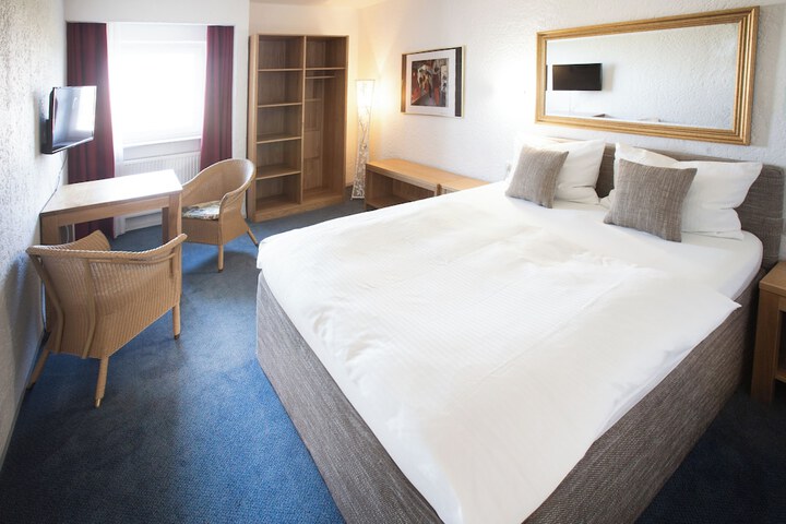 Room 6 of 22