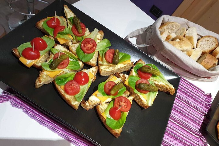 Dining 20 of 38