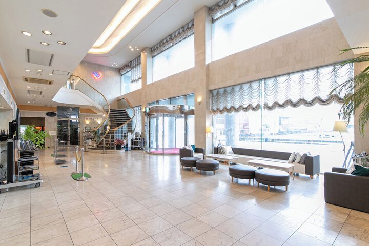 Entrance & Lobby
