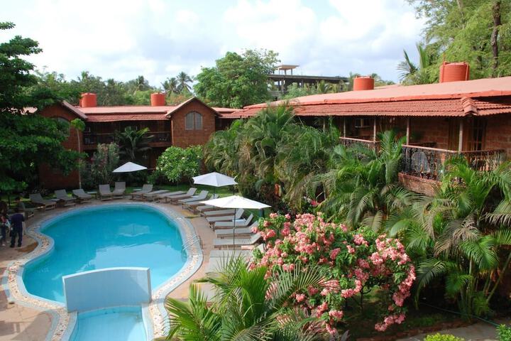 Pools & Facilities