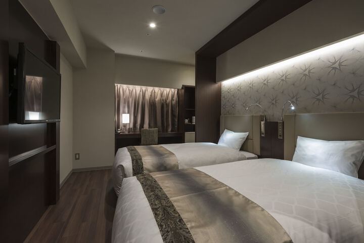 Room 8 of 45