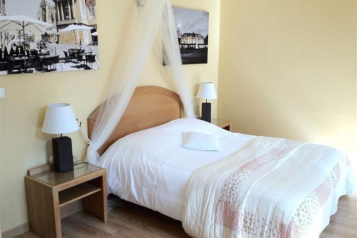 Room 10 of 31