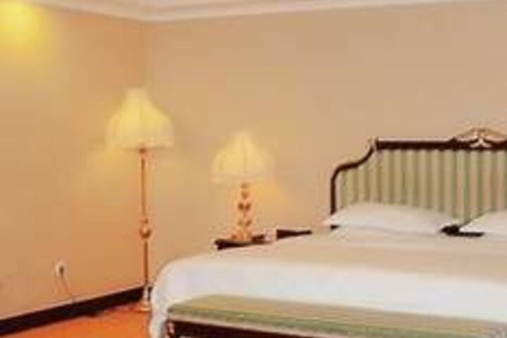Room 26 of 159