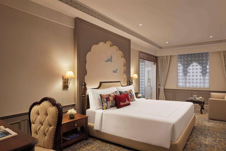 Room 15 of 110
