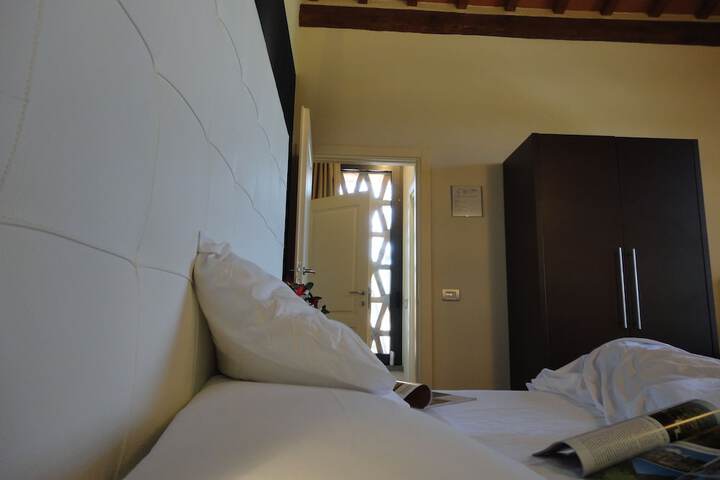 Room 28 of 63