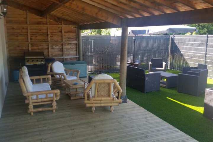 Terrace/Patio 11 of 12